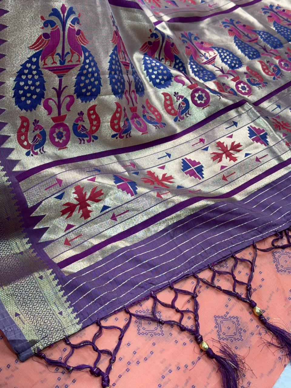 Aarushi Cotton Contrast Thread Weaving Bandhej Jacquard Rich Pallu in Saree With Zari Weaving & Minakari Thread Pattern