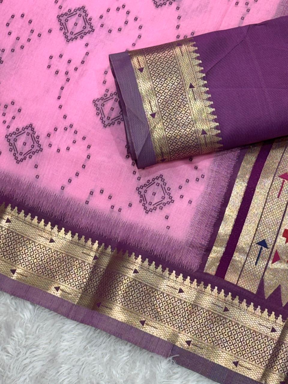 Aarushi Cotton Contrast Thread Weaving Bandhej Jacquard Rich Pallu in Saree With Zari Weaving & Minakari Thread Pattern