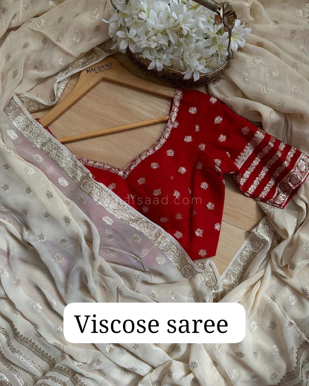 White Viscose Georgette Saree With Running Contras Red Blouse