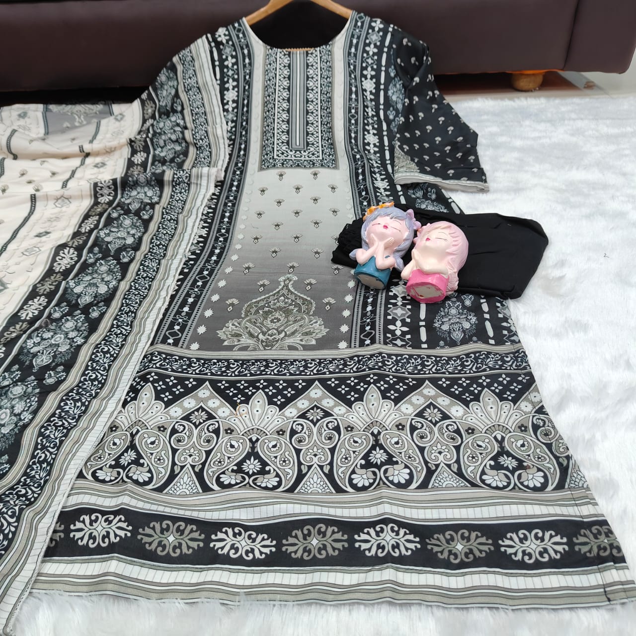 Heavy Muslim Simmer With Digital Print Lace Works Full Sleeve Kurti Set