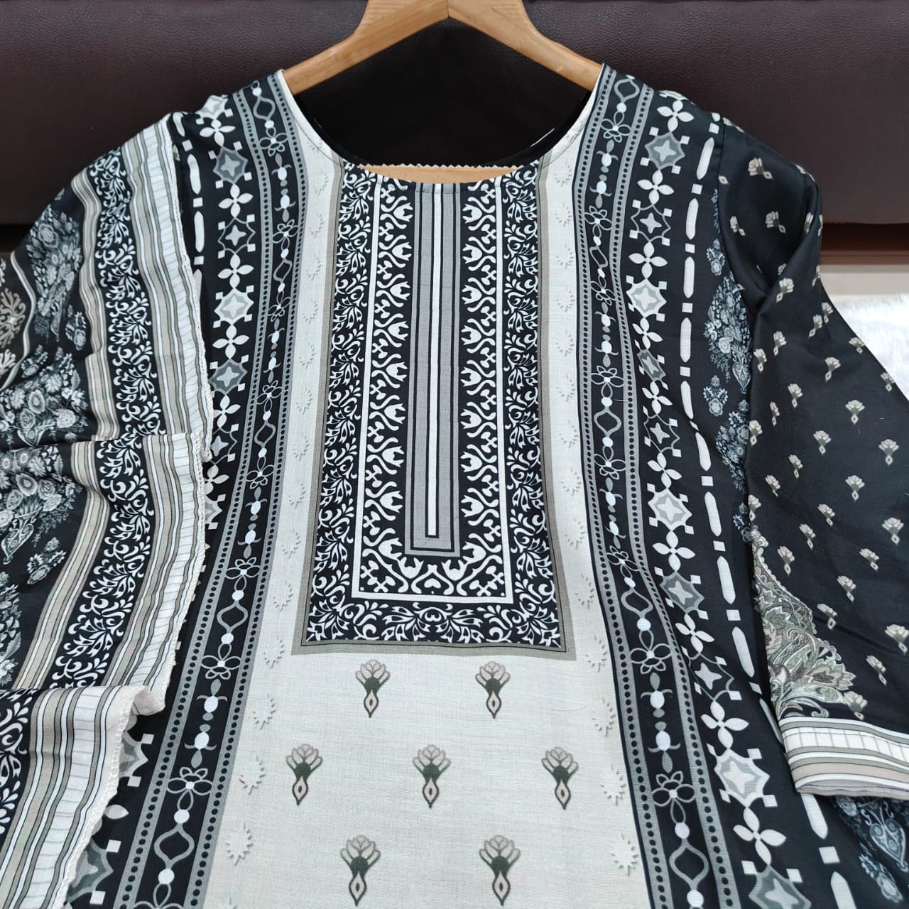 Heavy Muslim Simmer With Digital Print Lace Works Full Sleeve Kurti Set