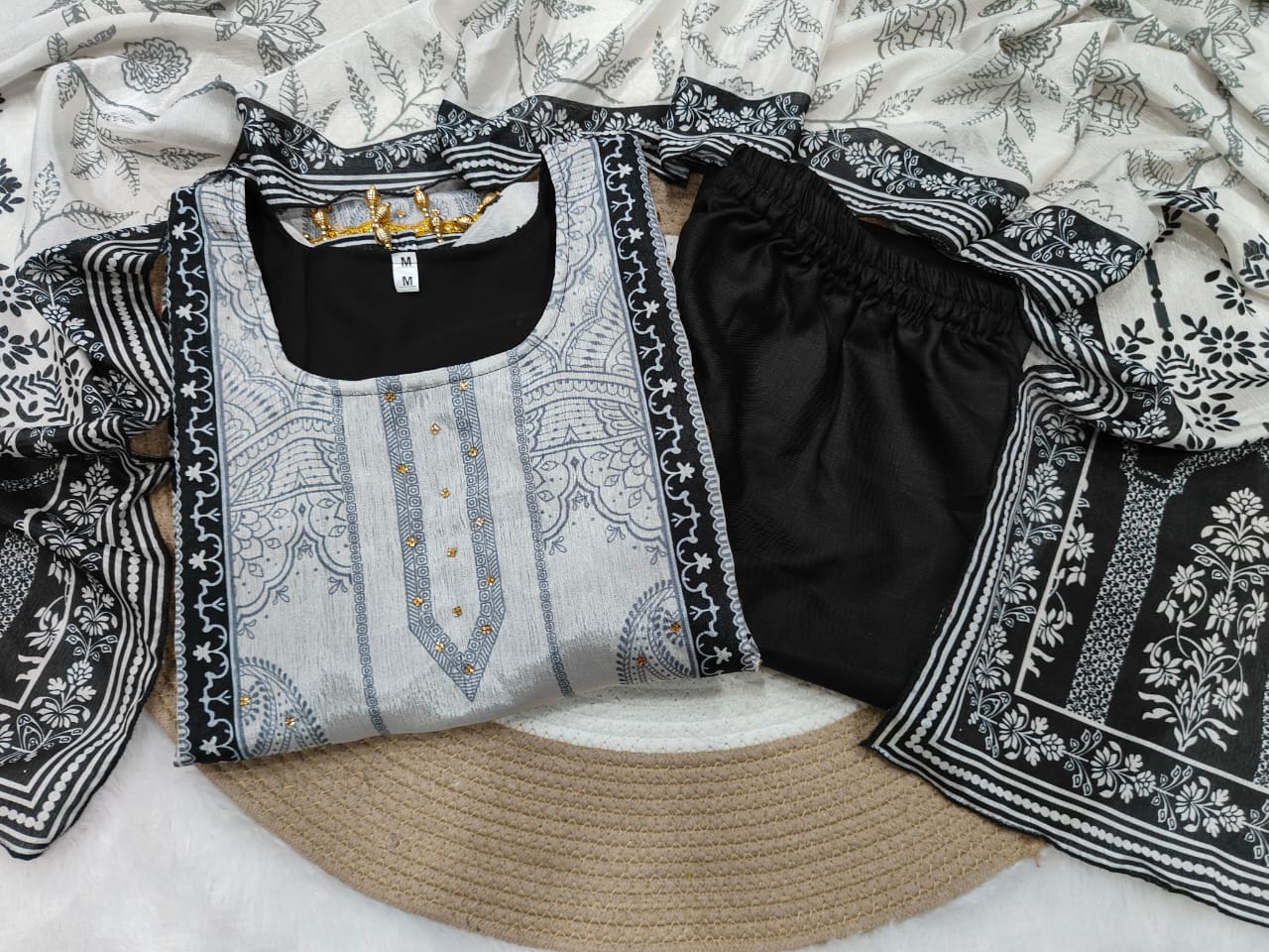 DESIGNER WEAR TRENDING  TOP WITH PRINTED WORK WITH DIAMOND WORK WITH PANTS AND DUPATTA