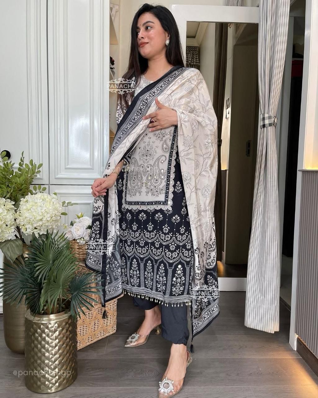 DESIGNER WEAR TRENDING  TOP WITH PRINTED WORK WITH DIAMOND WORK WITH PANTS AND DUPATTA