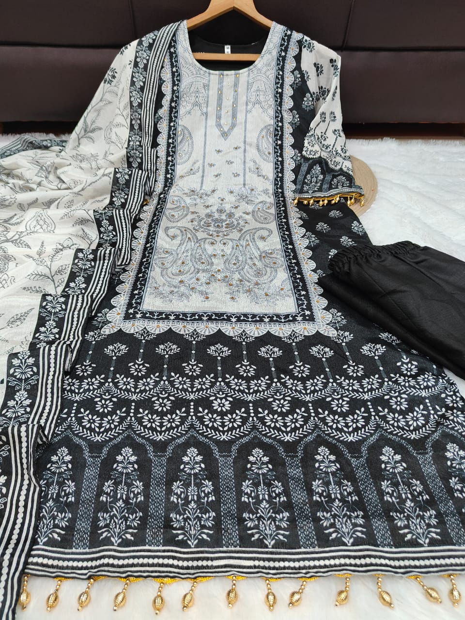 DESIGNER WEAR TRENDING  TOP WITH PRINTED WORK WITH DIAMOND WORK WITH PANTS AND DUPATTA