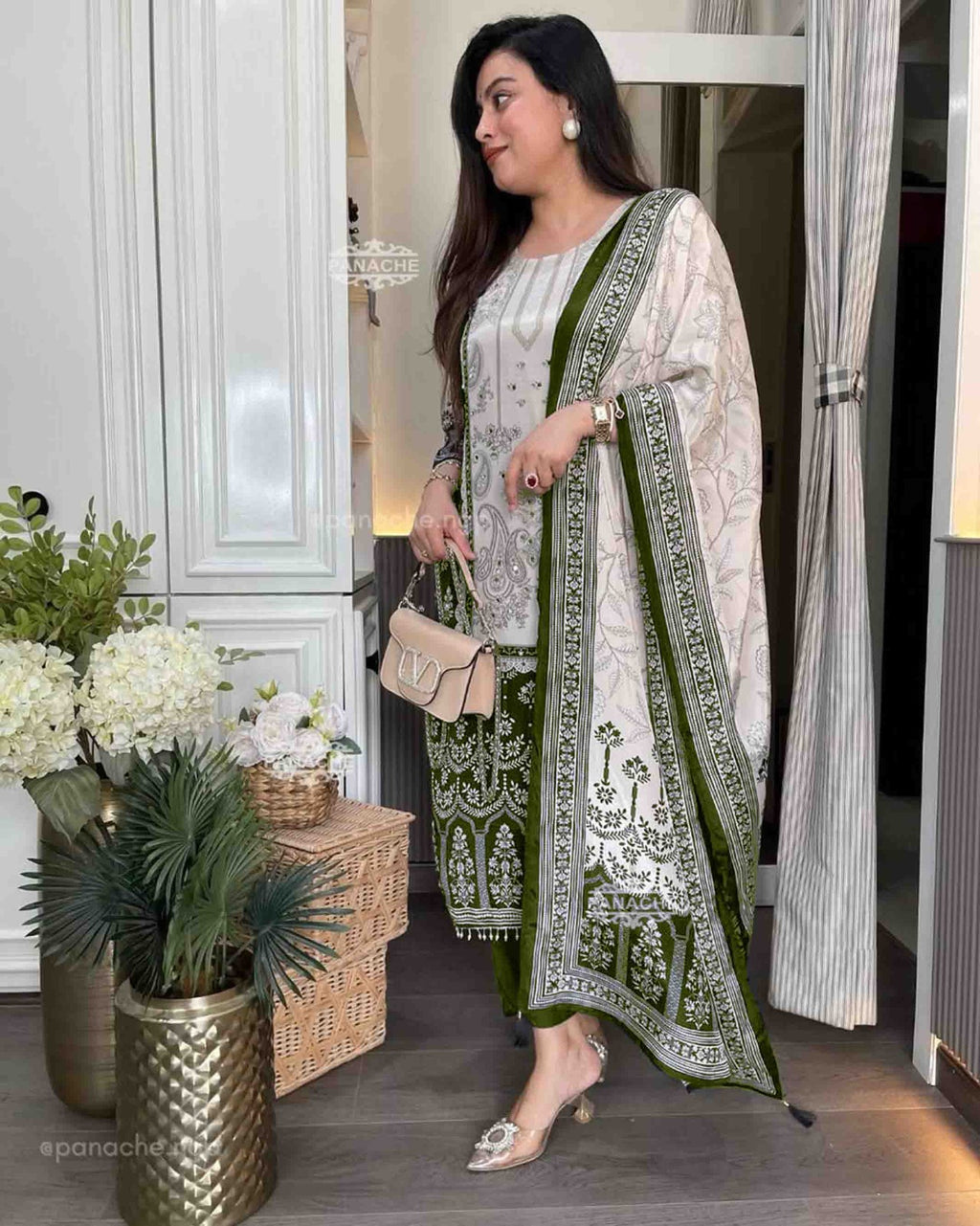 DESIGNER WEAR TRENDING  TOP WITH PRINTED WORK WITH DIAMOND WORK WITH PANTS AND DUPATTA