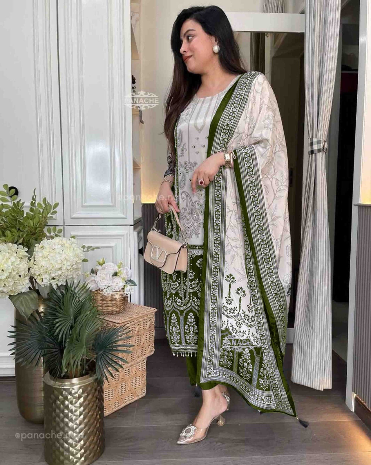 DESIGNER WEAR TRENDING  TOP WITH PRINTED WORK WITH DIAMOND WORK WITH PANTS AND DUPATTA
