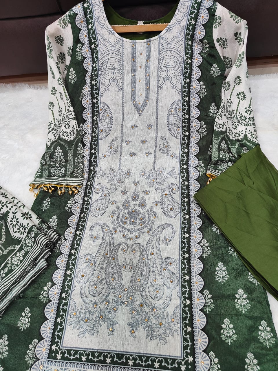 DESIGNER WEAR TRENDING  TOP WITH PRINTED WORK WITH DIAMOND WORK WITH PANTS AND DUPATTA