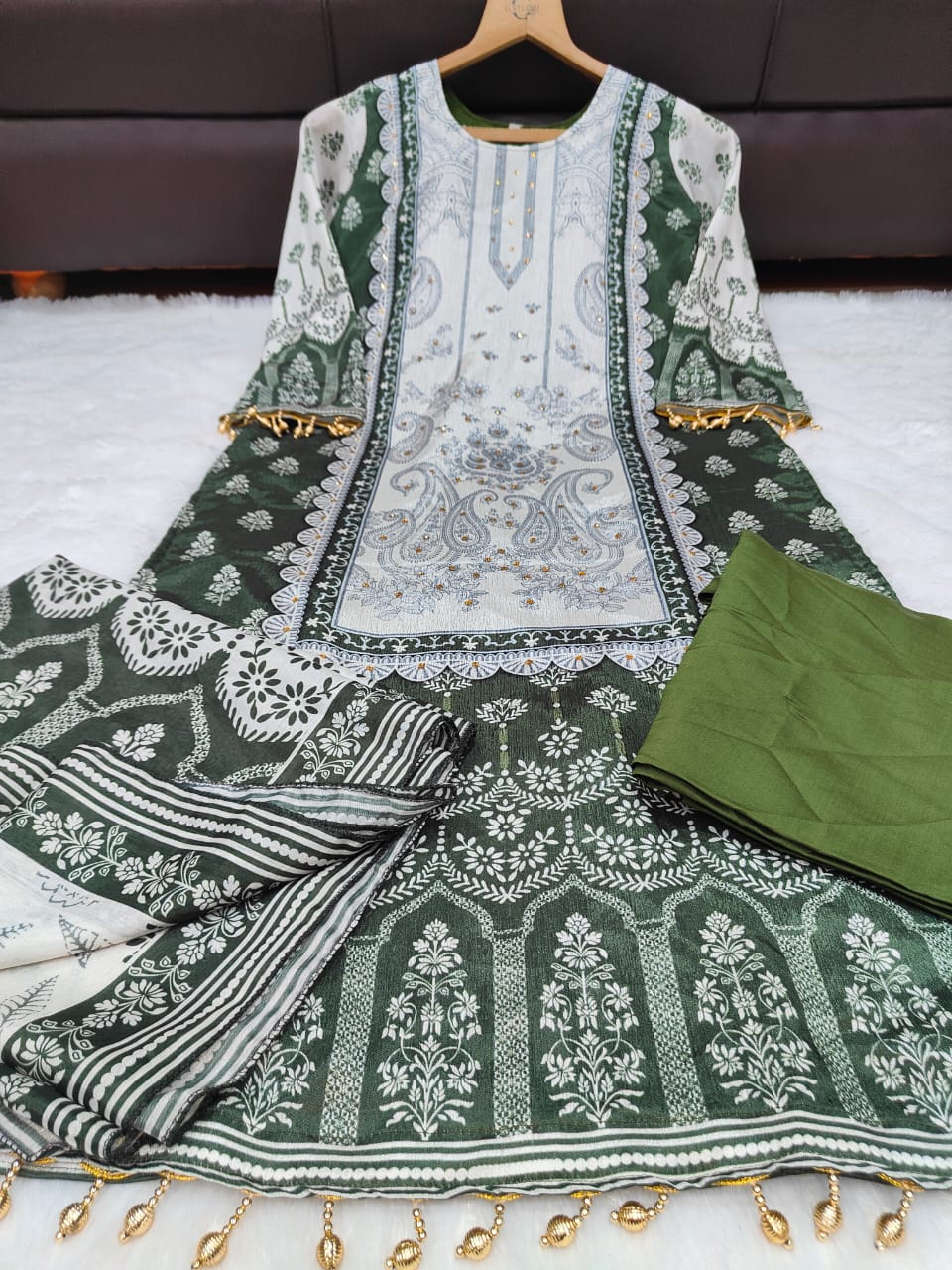 DESIGNER WEAR TRENDING  TOP WITH PRINTED WORK WITH DIAMOND WORK WITH PANTS AND DUPATTA