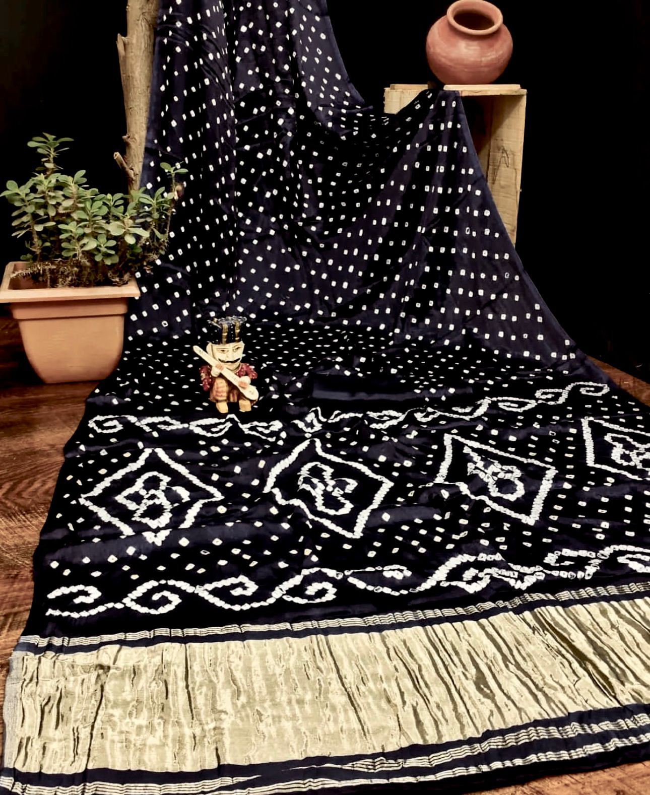 Gaji Silk Original Bandhani Saree With Pure Lagadi Patta