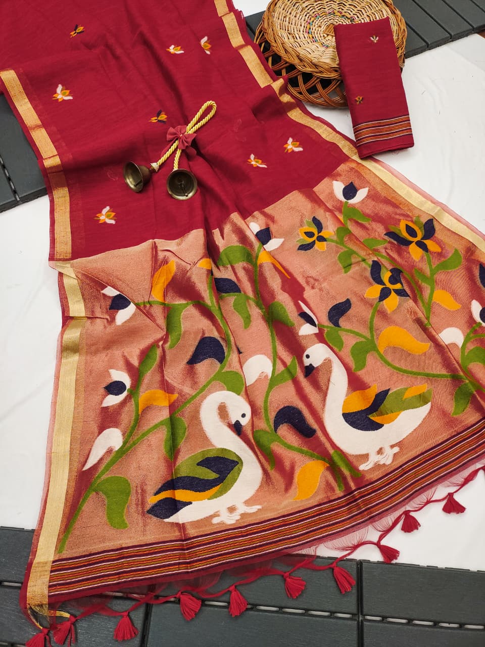 Meenakari Woven Linen Silk Saree with Jamdani Pallu & Swan Motif Paithani Fusion Saree
