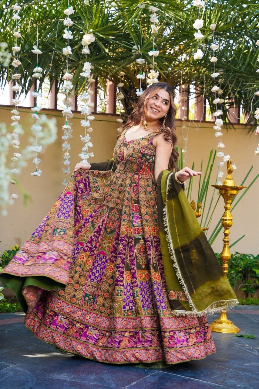Buy This Exquisite Printed Chinon Wedding Gown Set