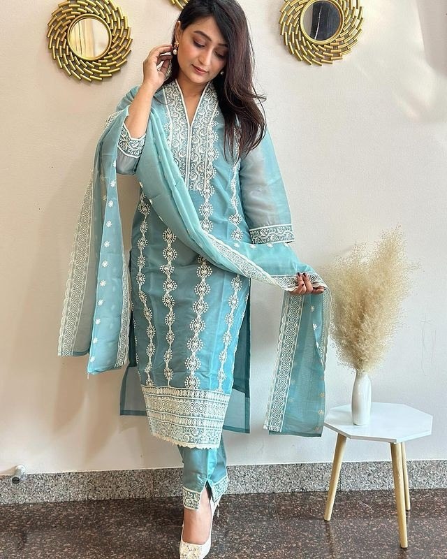 "Mangaldeep Women Silk Kurta Pant Dupatta Set"💕
