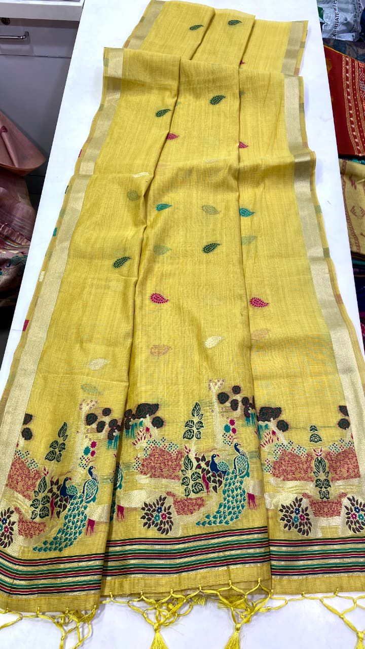 Weaving design all over the saree