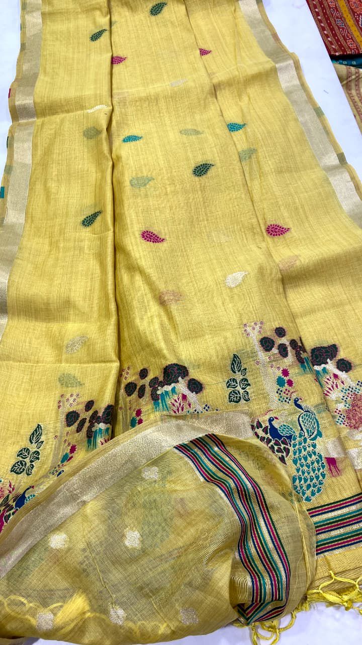 Weaving design all over the saree