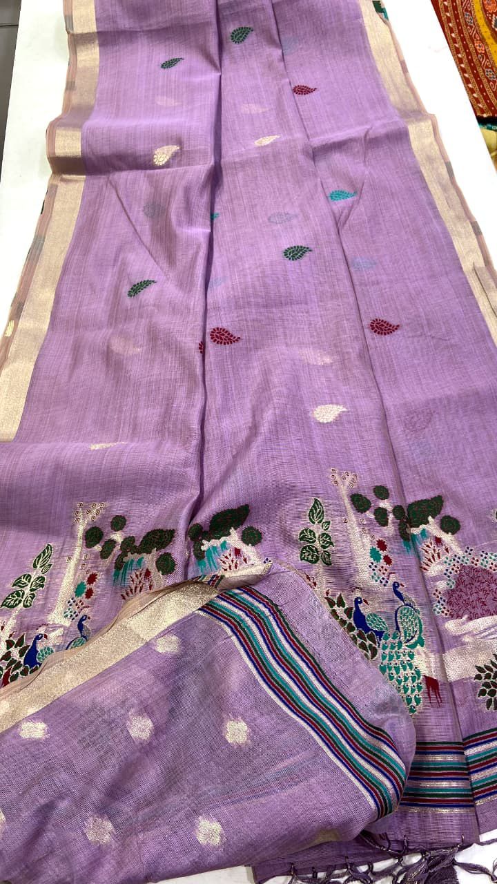 Weaving design all over the saree