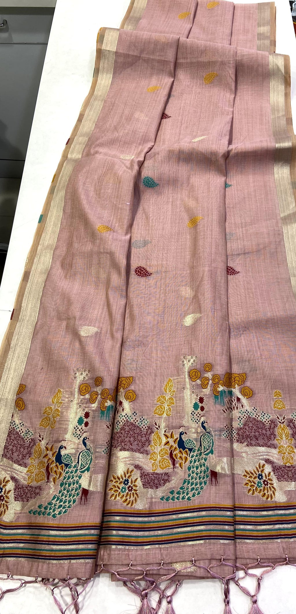 Weaving design all over the saree