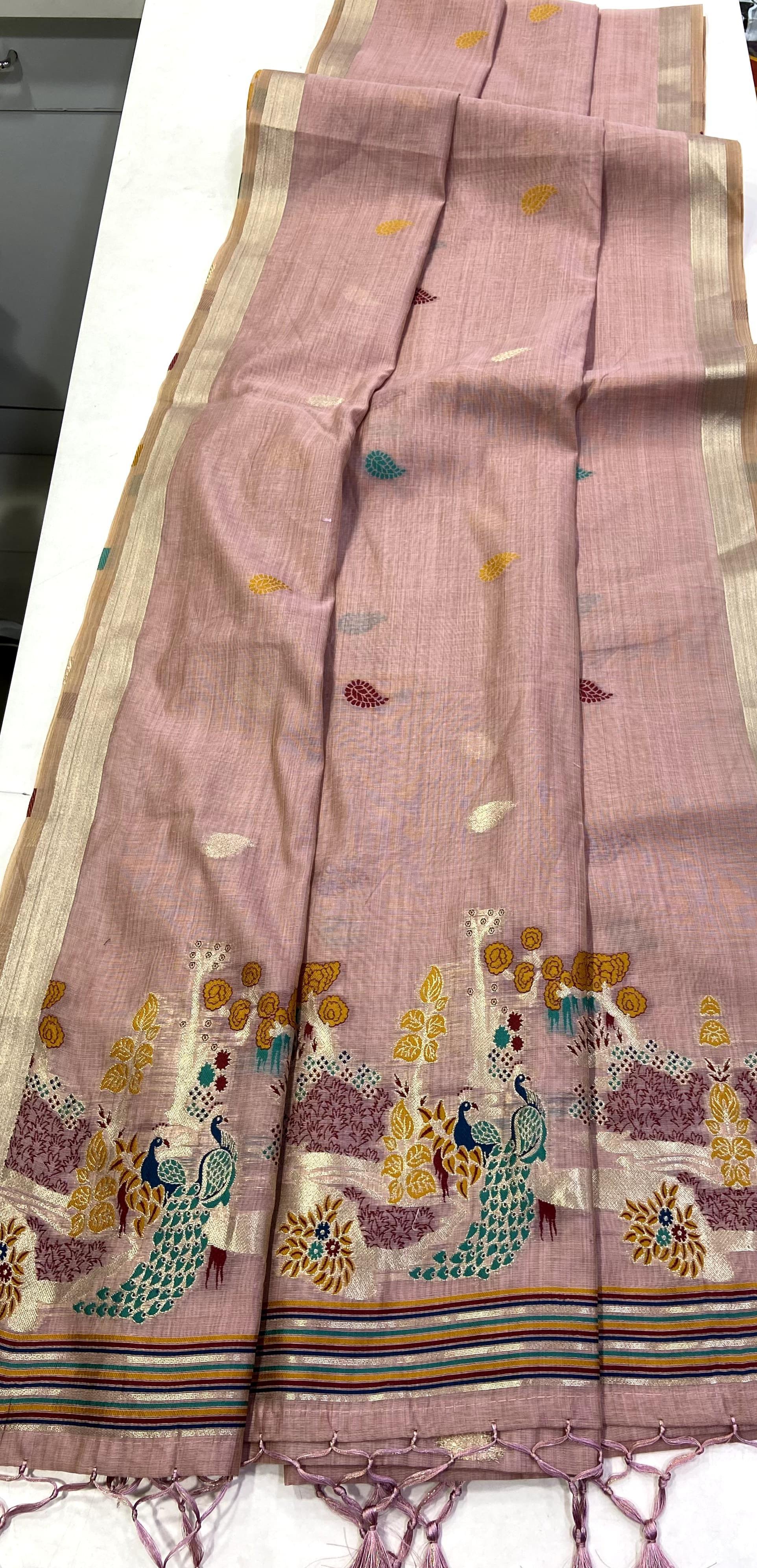 Weaving design all over the saree