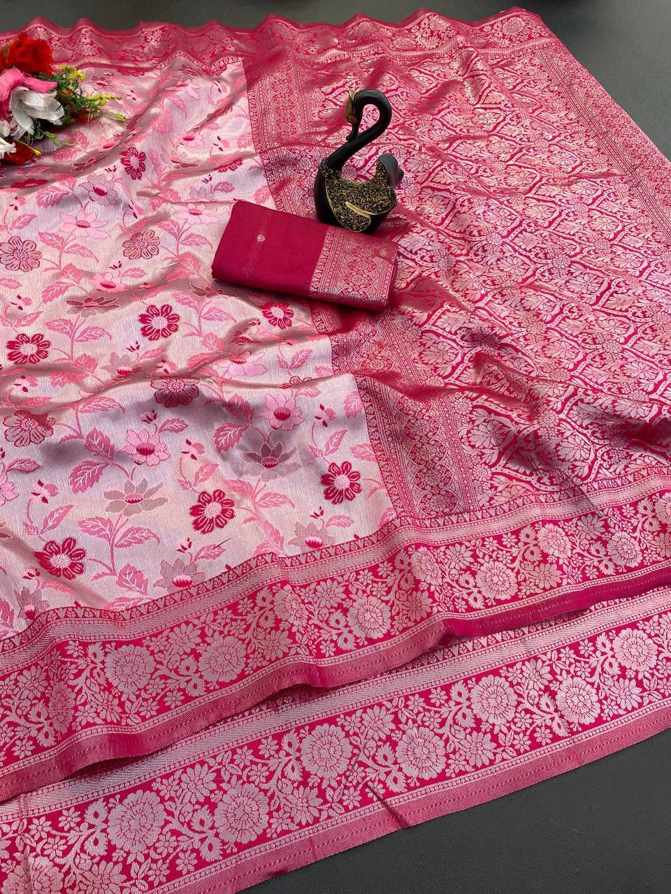 PRESENTS MOST STUNNING TISSUE SILKS