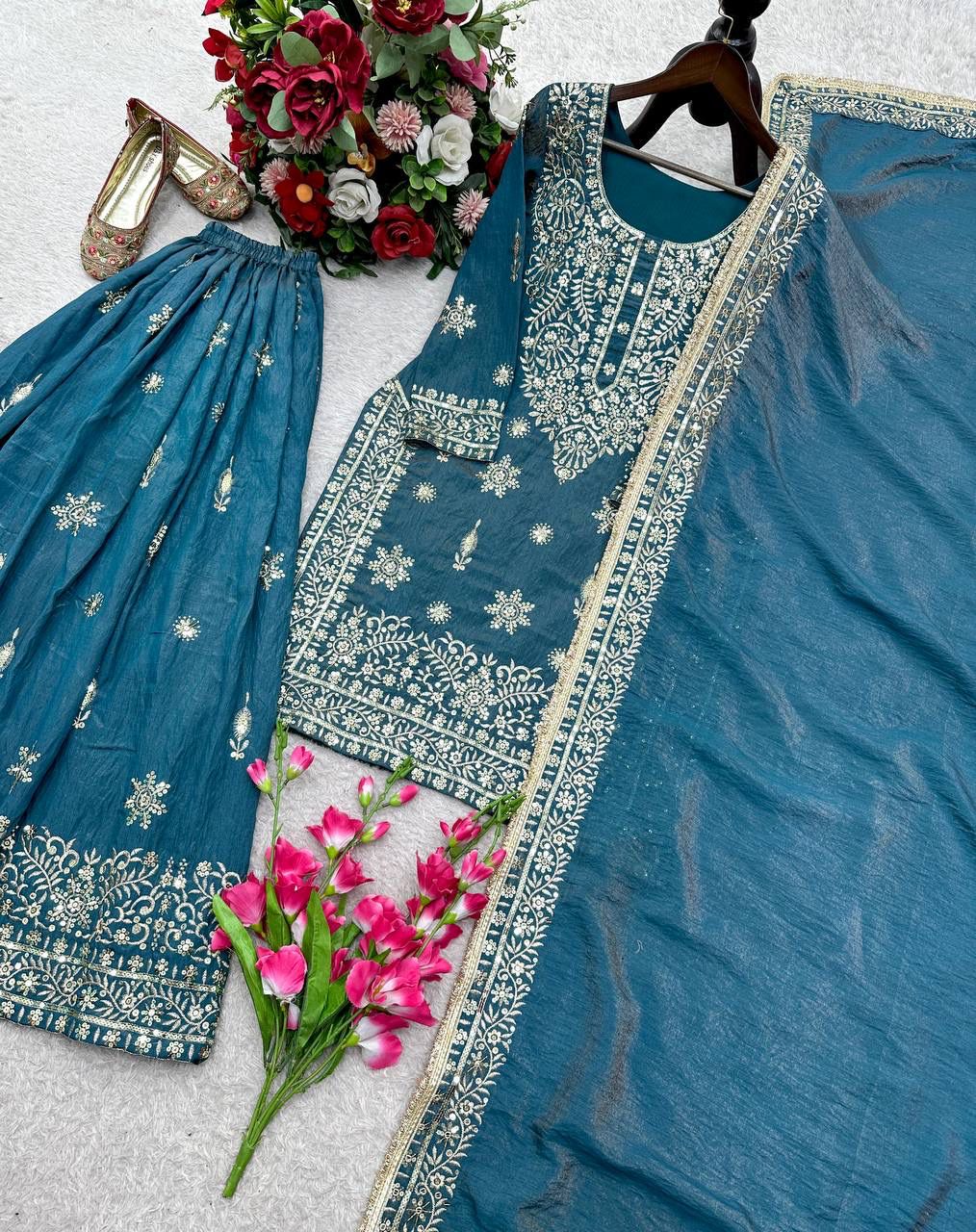 New Design Trending *Top, Sarara & dupatta* Reddy To Wear Look Design