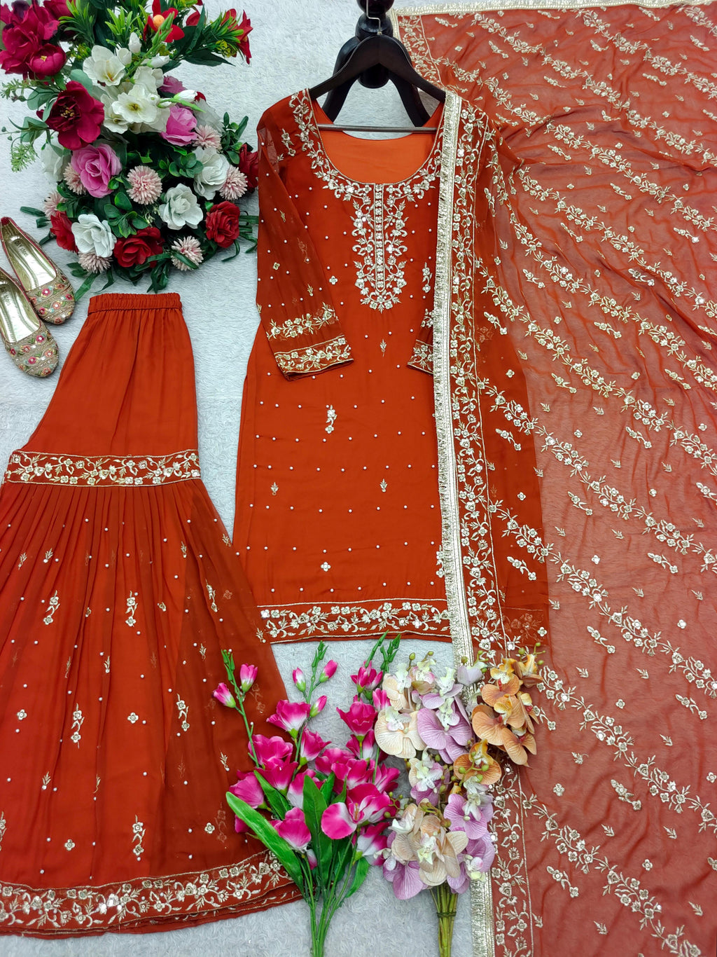 Design Trending *Top, Sarara & dupatta Reddy To Wear Look Design