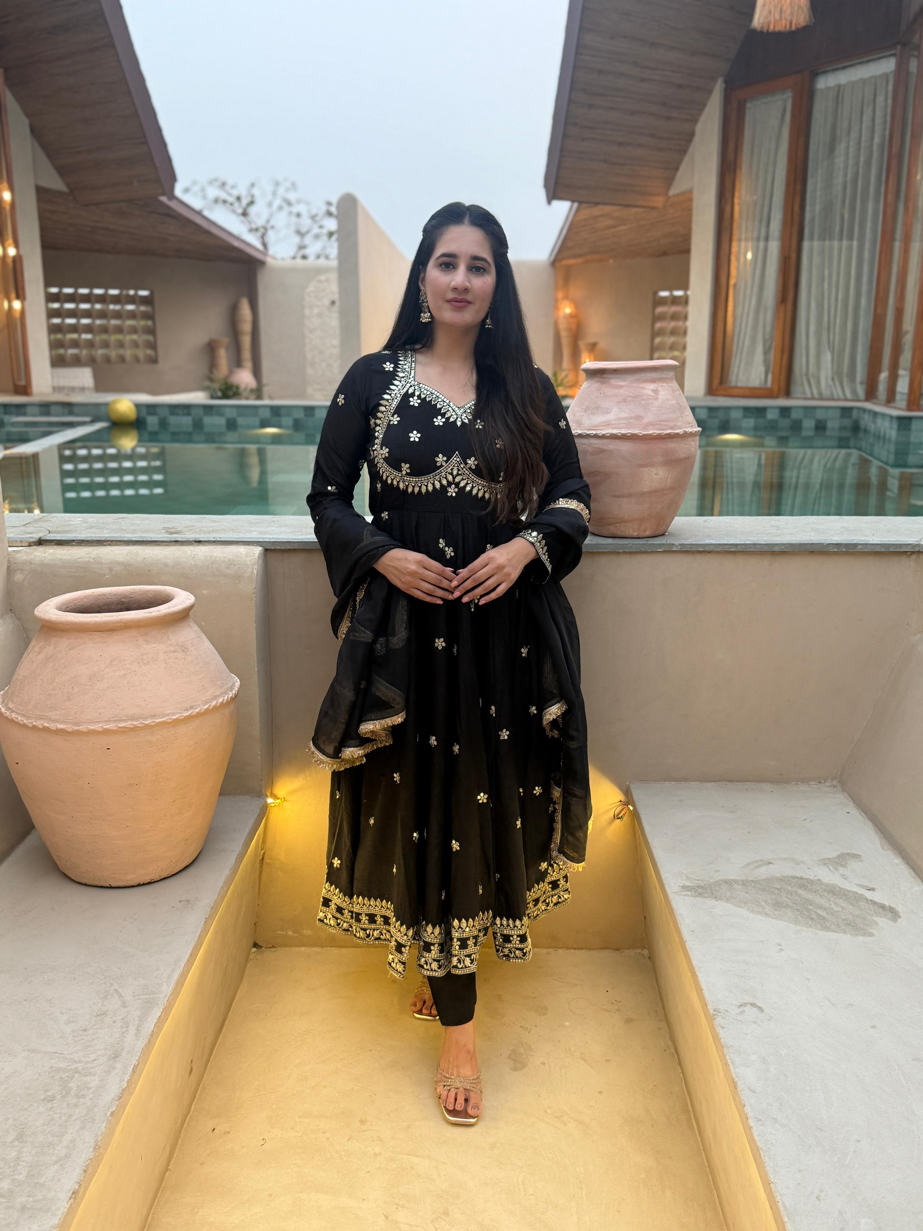 New Anarkali Gown Suit In New Fancy Style👌💕