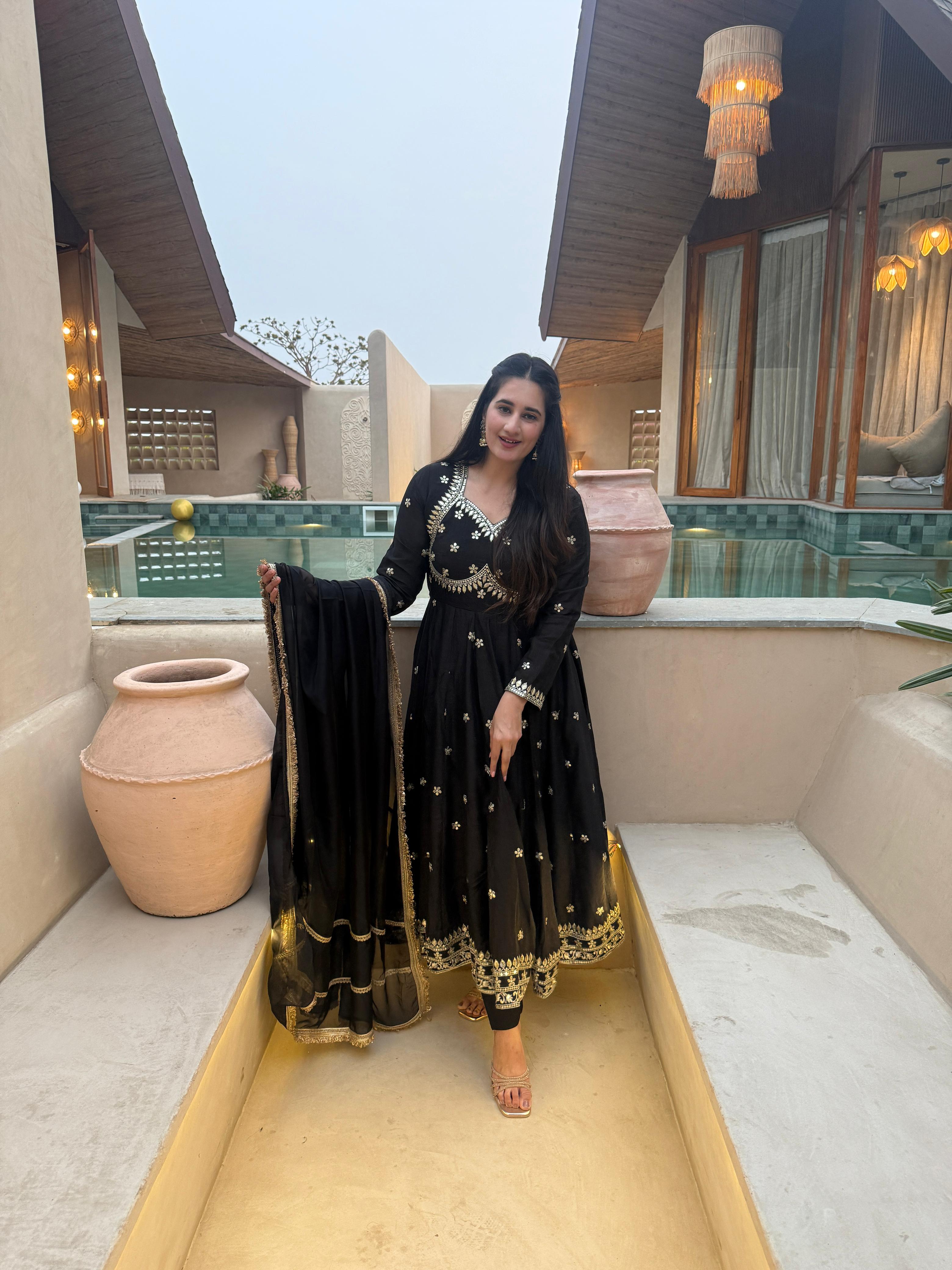 New Anarkali Gown Suit In New Fancy Style👌💕