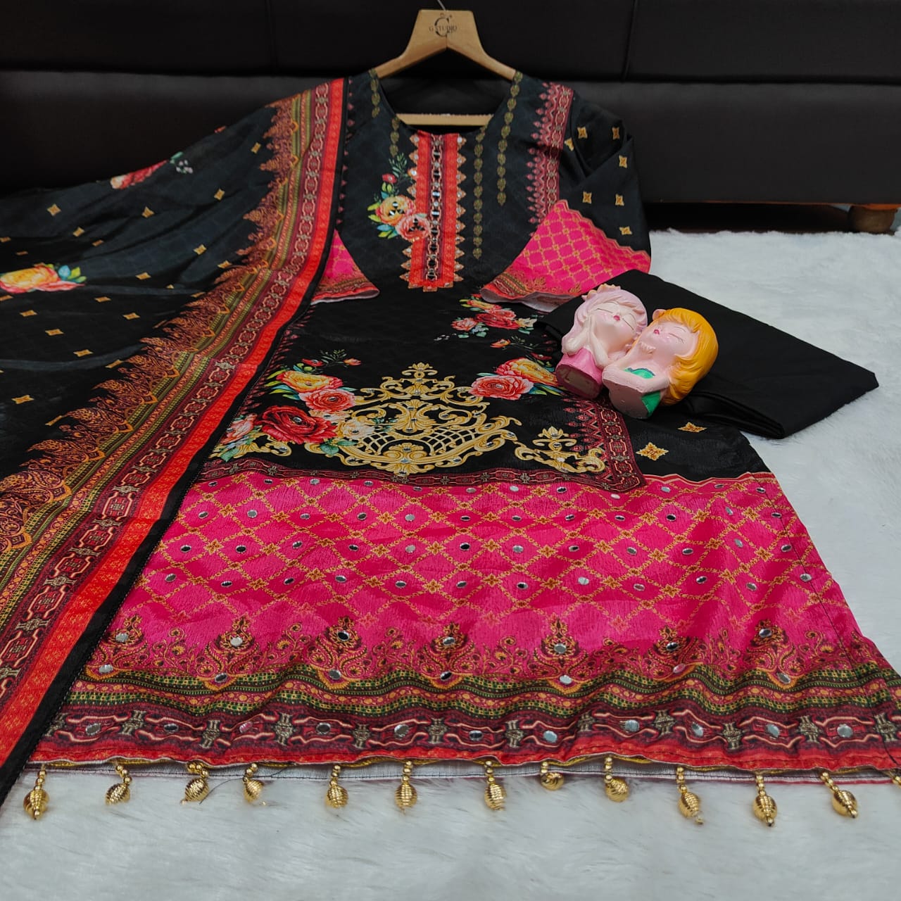 Premium Chinon febric Pakistani Floral print and embroidery mirror works 3-Piece Suit Set