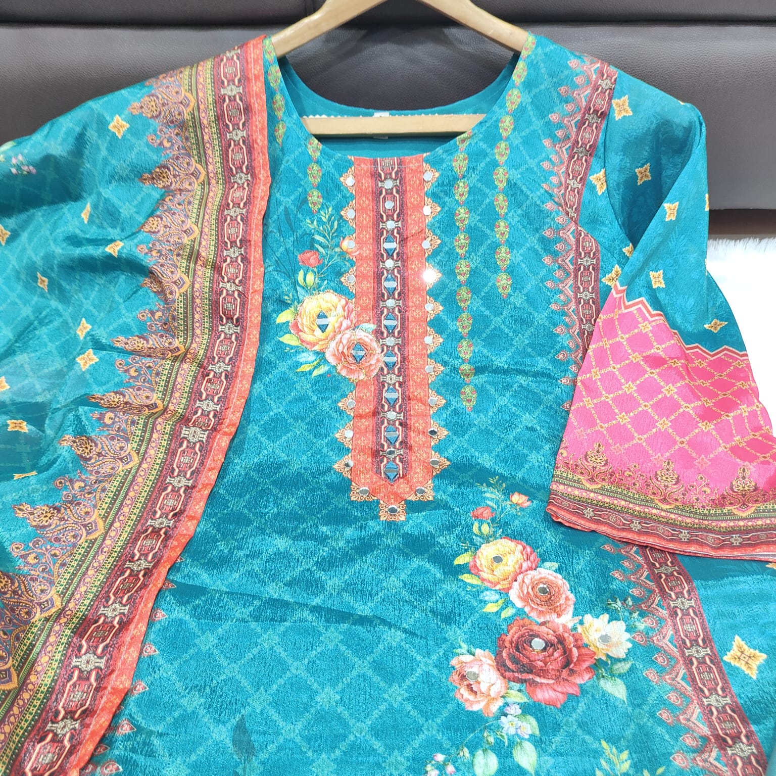 Premium Chinon febric Pakistani Floral print and embroidery mirror works 3-Piece Suit Set