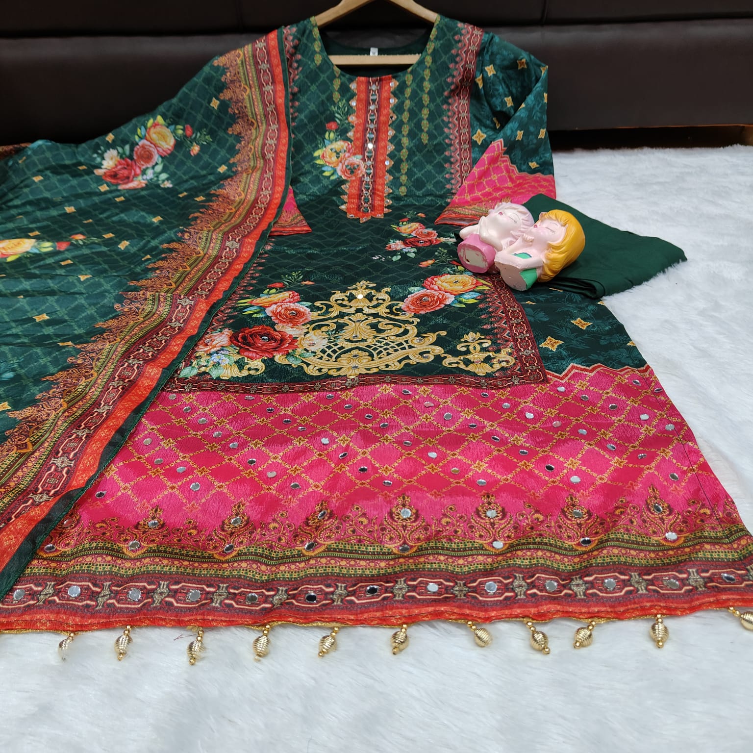 Premium Chinon febric Pakistani Floral print and embroidery mirror works 3-Piece Suit Set