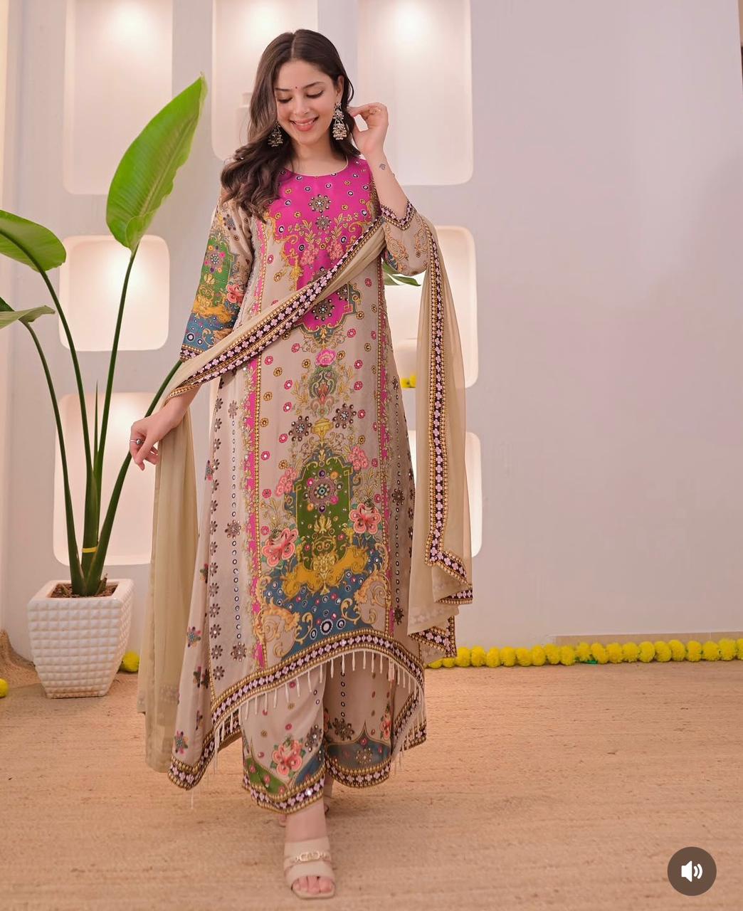 NOORI ANARKALI ROUND PLAZA SET