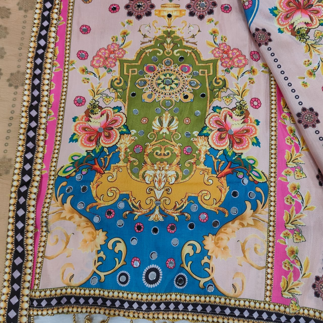NOORI ANARKALI ROUND PLAZA SET