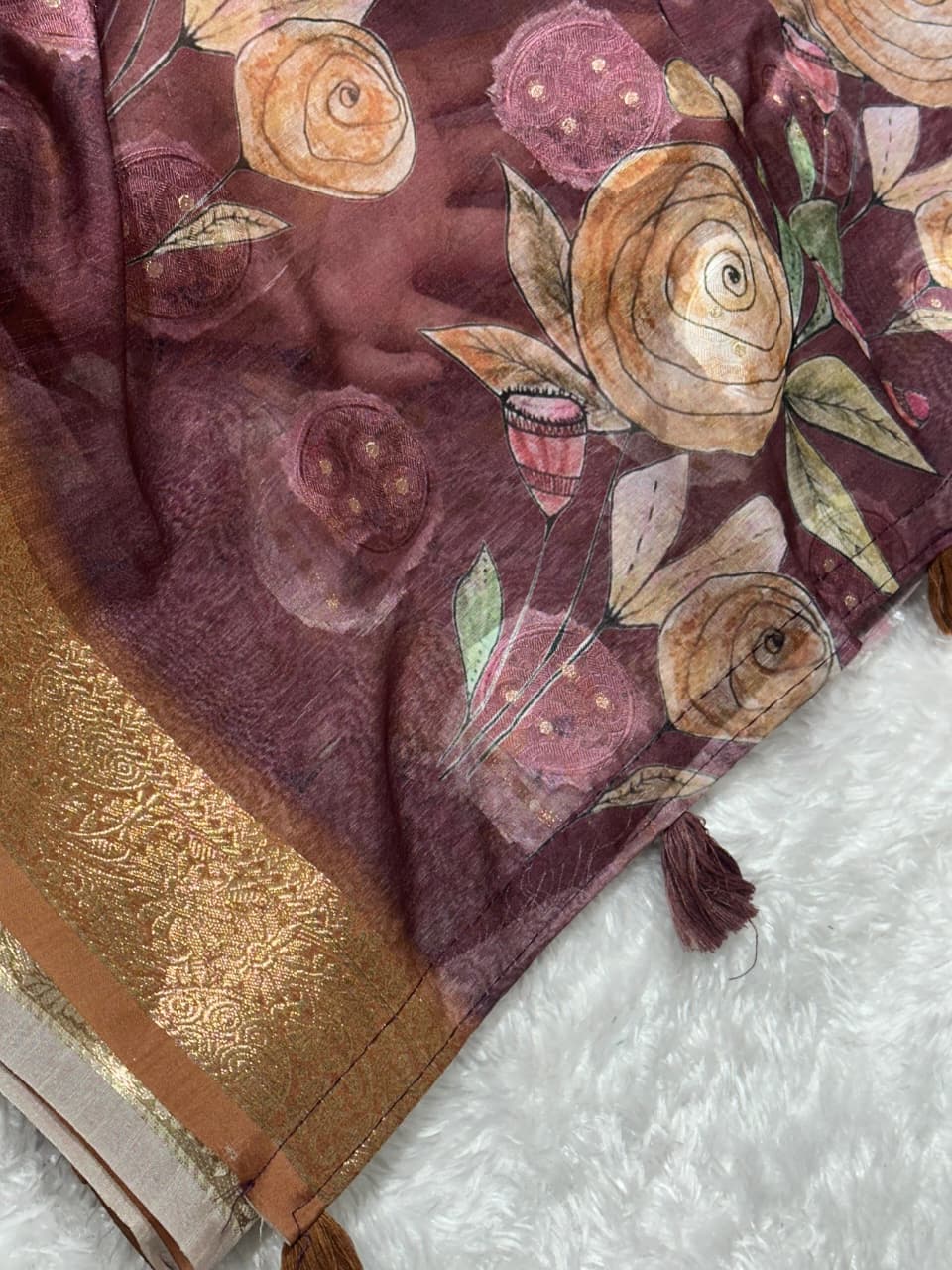 Digital contrast print in blouse