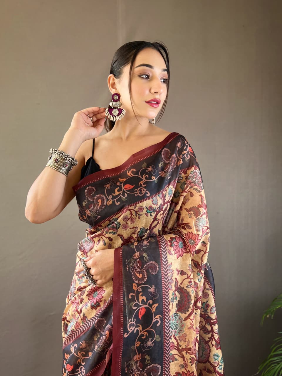 Beautiful pallu and border all over the saree