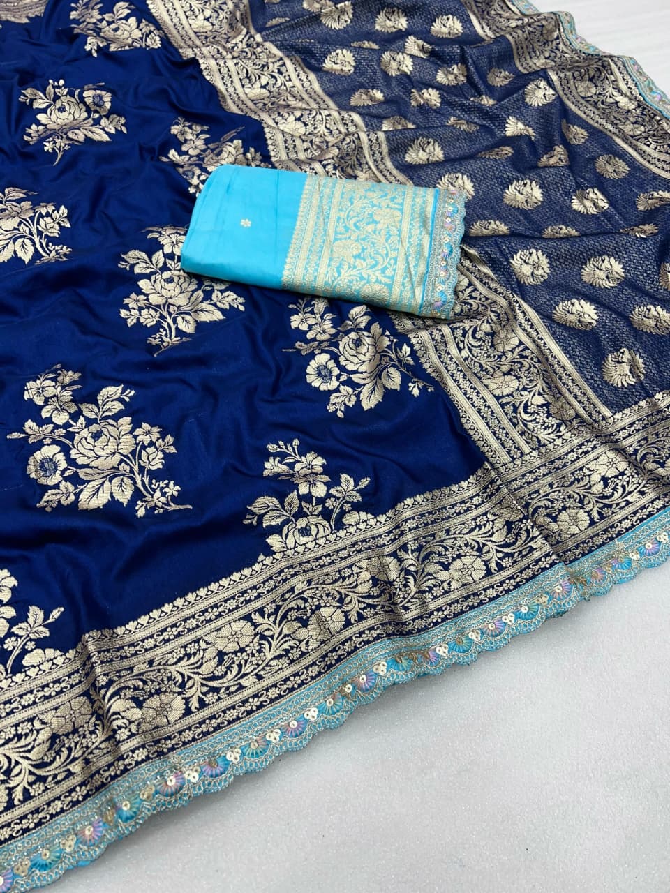 WRAP YOUR SELF IN TRADITION  SARI