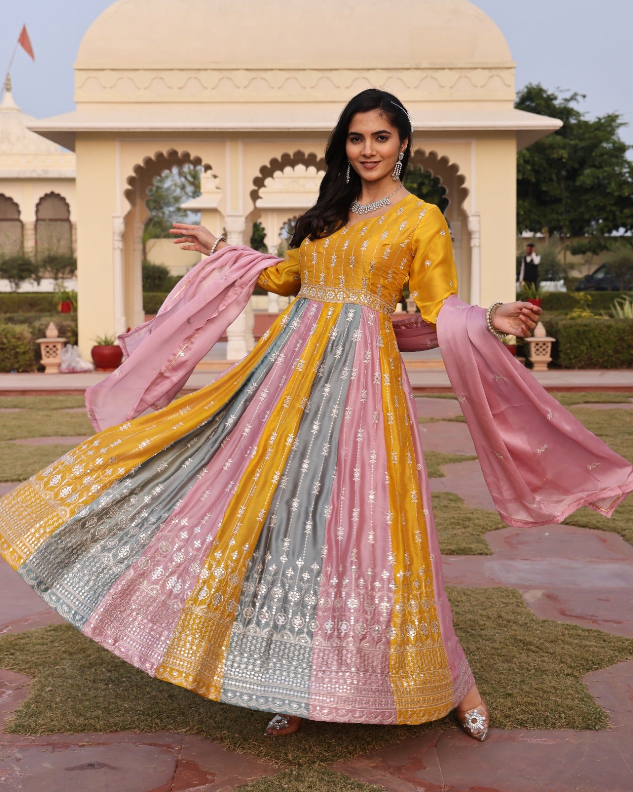 &nbsp;WEDDING WEAR ANARKALI gown👗