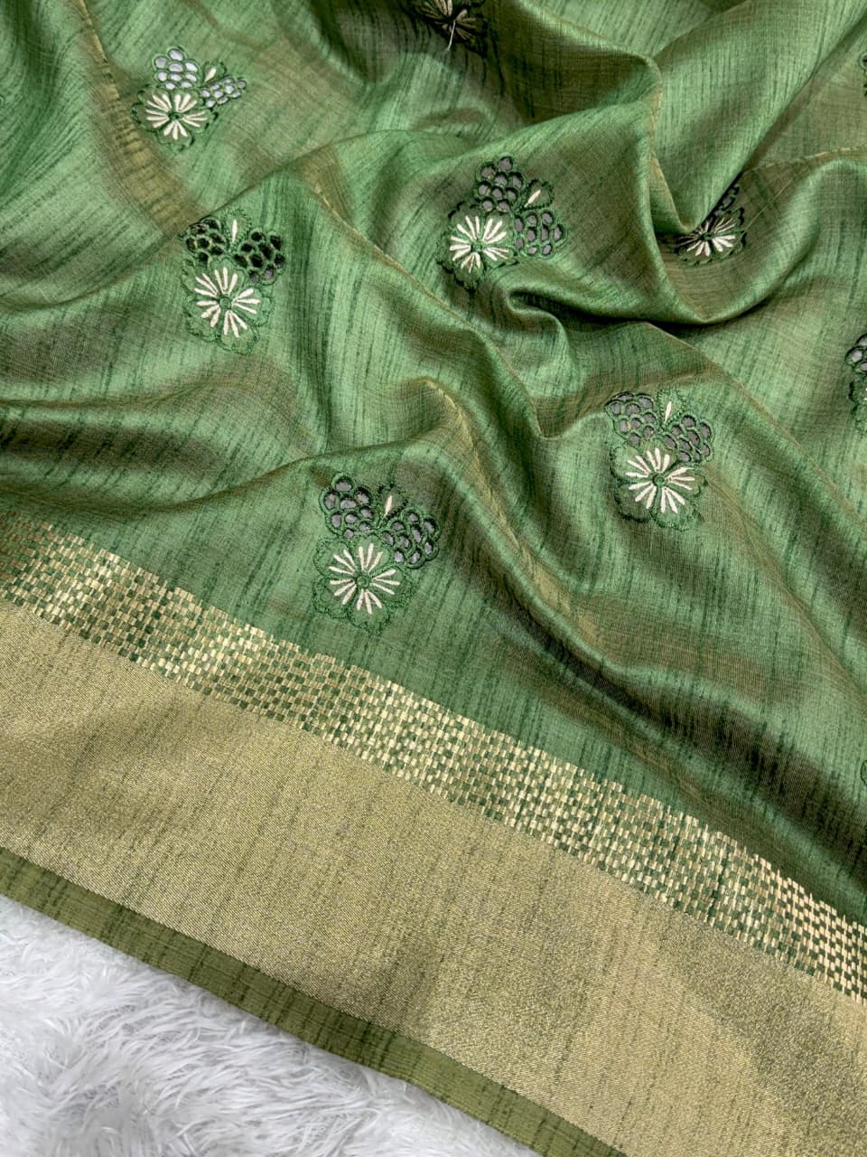Buy Assam Silk Zari Jacquard Border With Zari Weaving Chit Pallu With Running Blouse