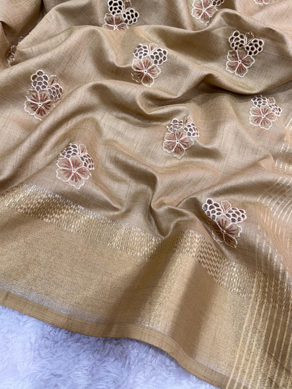 Buy Assam Silk Zari Jacquard Border With Zari Weaving Chit Pallu With Running Blouse
