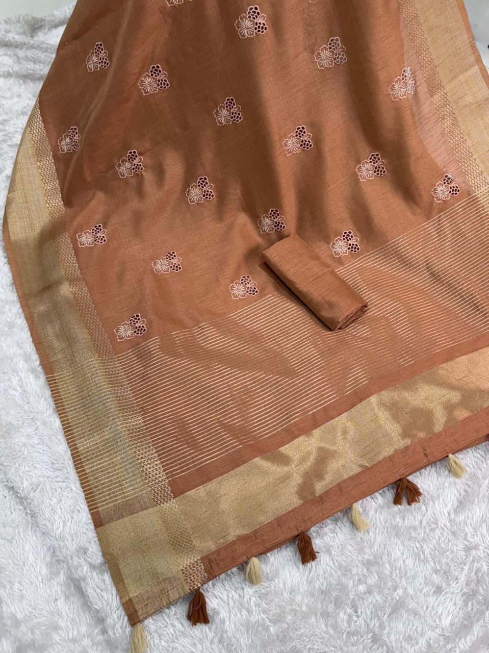 Buy Assam Silk Zari Jacquard Border With Zari Weaving Chit Pallu With Running Blouse