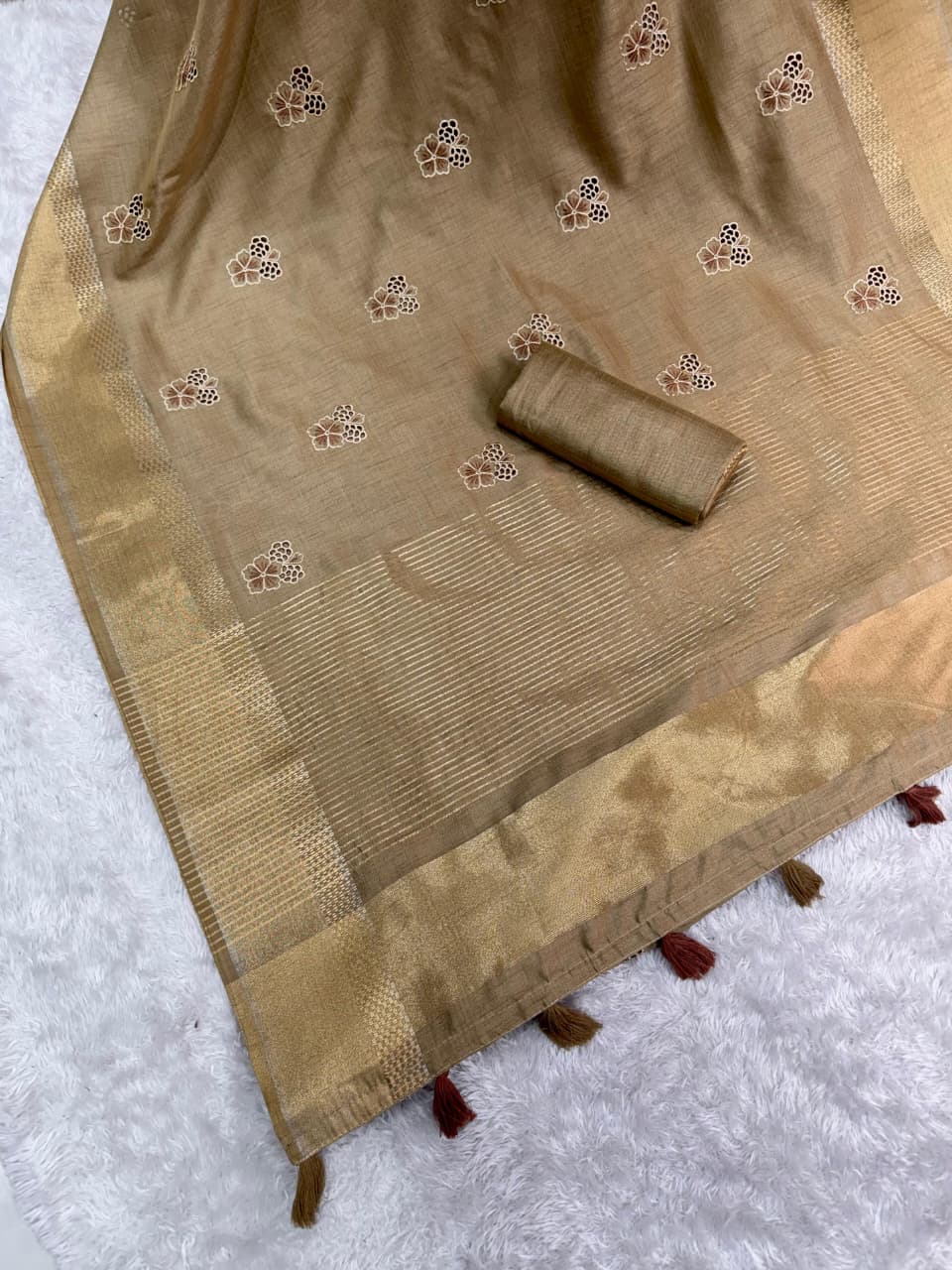 Buy Assam Silk Zari Jacquard Border With Zari Weaving Chit Pallu With Running Blouse
