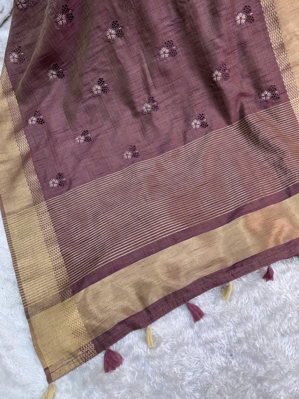 Buy Assam Silk Zari Jacquard Border With Zari Weaving Chit Pallu With Running Blouse