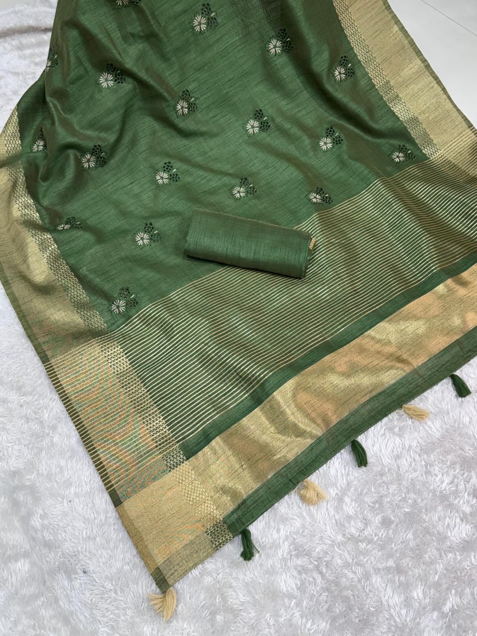 Buy Assam Silk Zari Jacquard Border With Zari Weaving Chit Pallu With Running Blouse